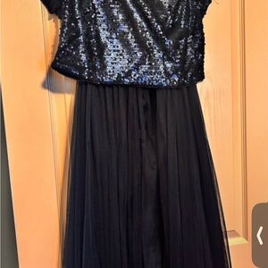 Elegant navy blue prom/evening dress